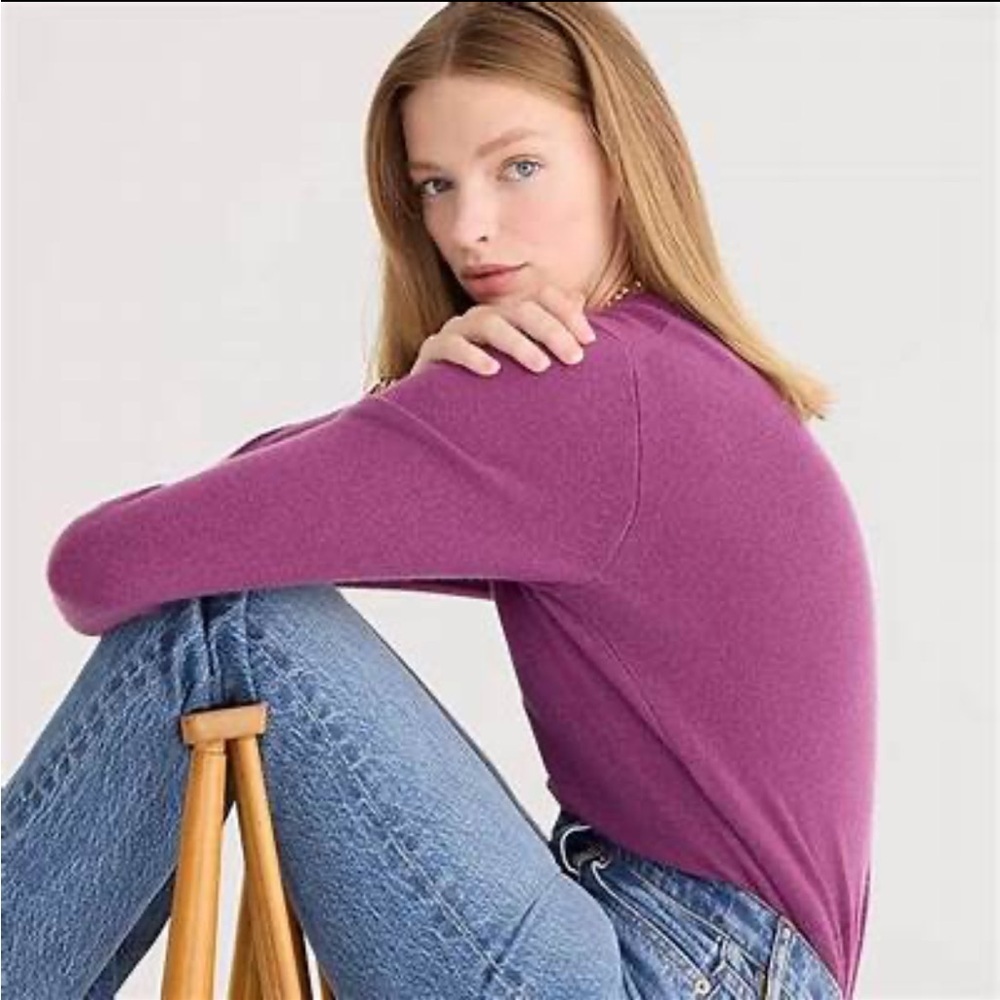 NEW J.Crew Cashmere classic-fit crewneck sweater Size M Plum Purple - Picture 2 of 7